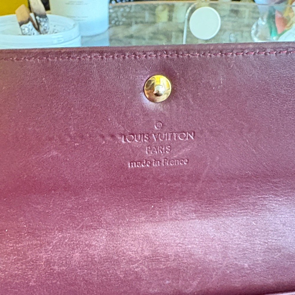 Authentic Louis Vuitton Burgundy Patent Leather Vernis Wallet - Picture 4 of 16